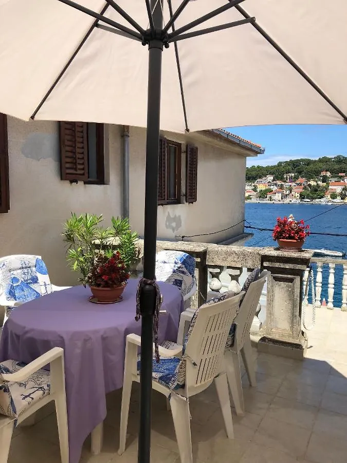 Apartments By The Sea Mali Lošinj